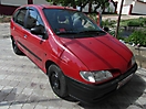 Красный карбоновый Renault Megane Scenic