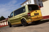 Оклейка золотую пленку VW Multivan T5